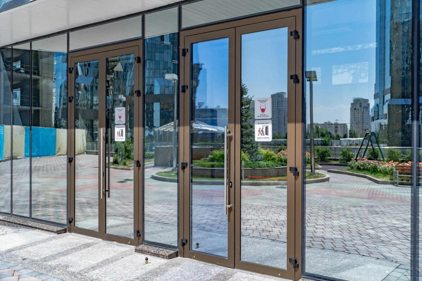 ALT W62 doors detail